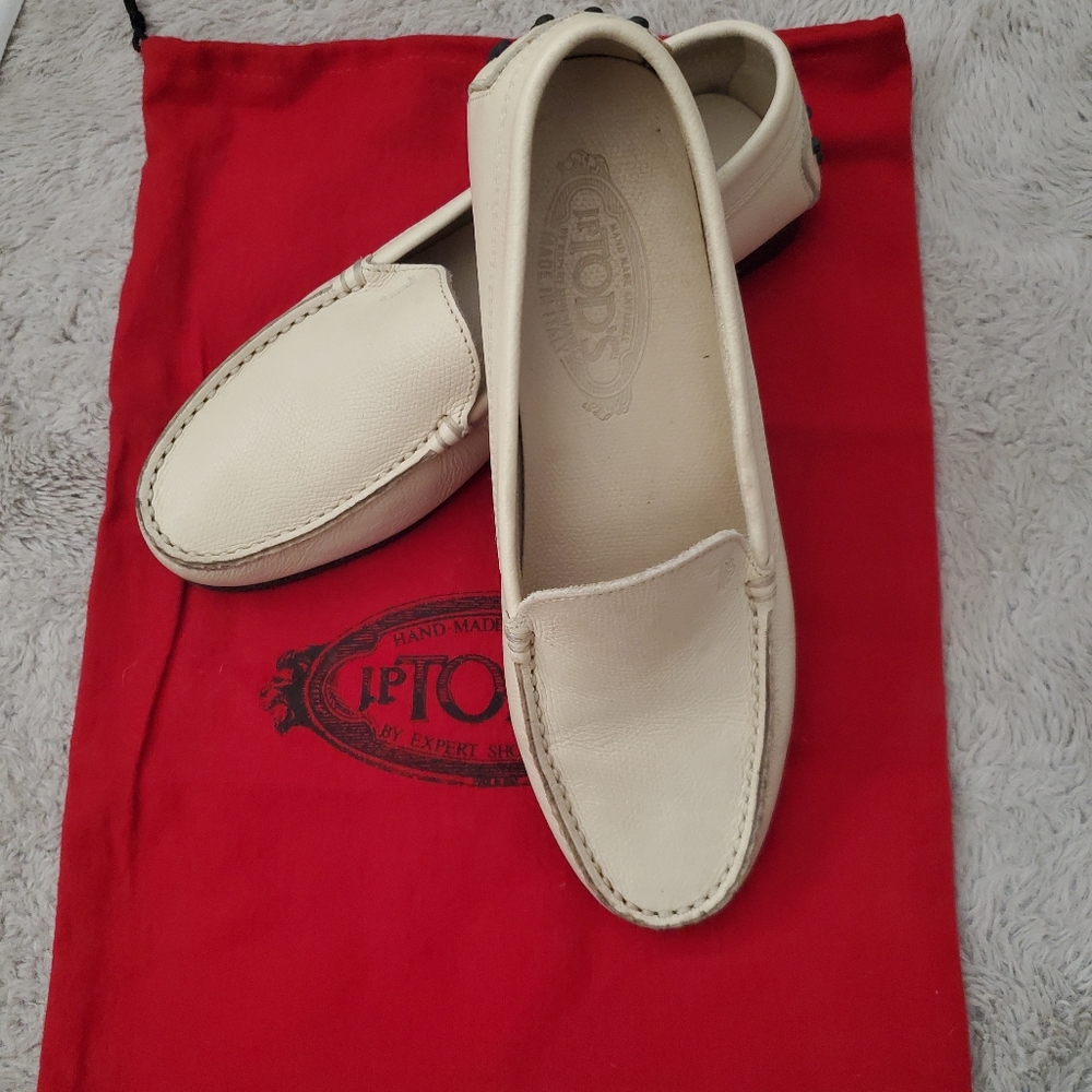 Tod's Gommino Loafers Size 7 Off-white/cream